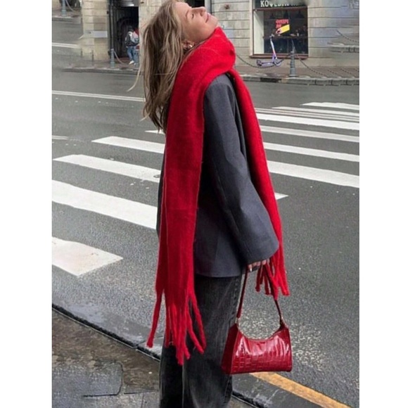 Red Wide Shawl Scarf With Tassels Fuzzy Knit - Picture 1 of 6